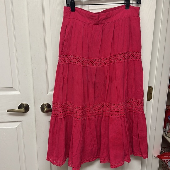 Magenta linen. Skirt with pockets. - Picture 5 of 5
